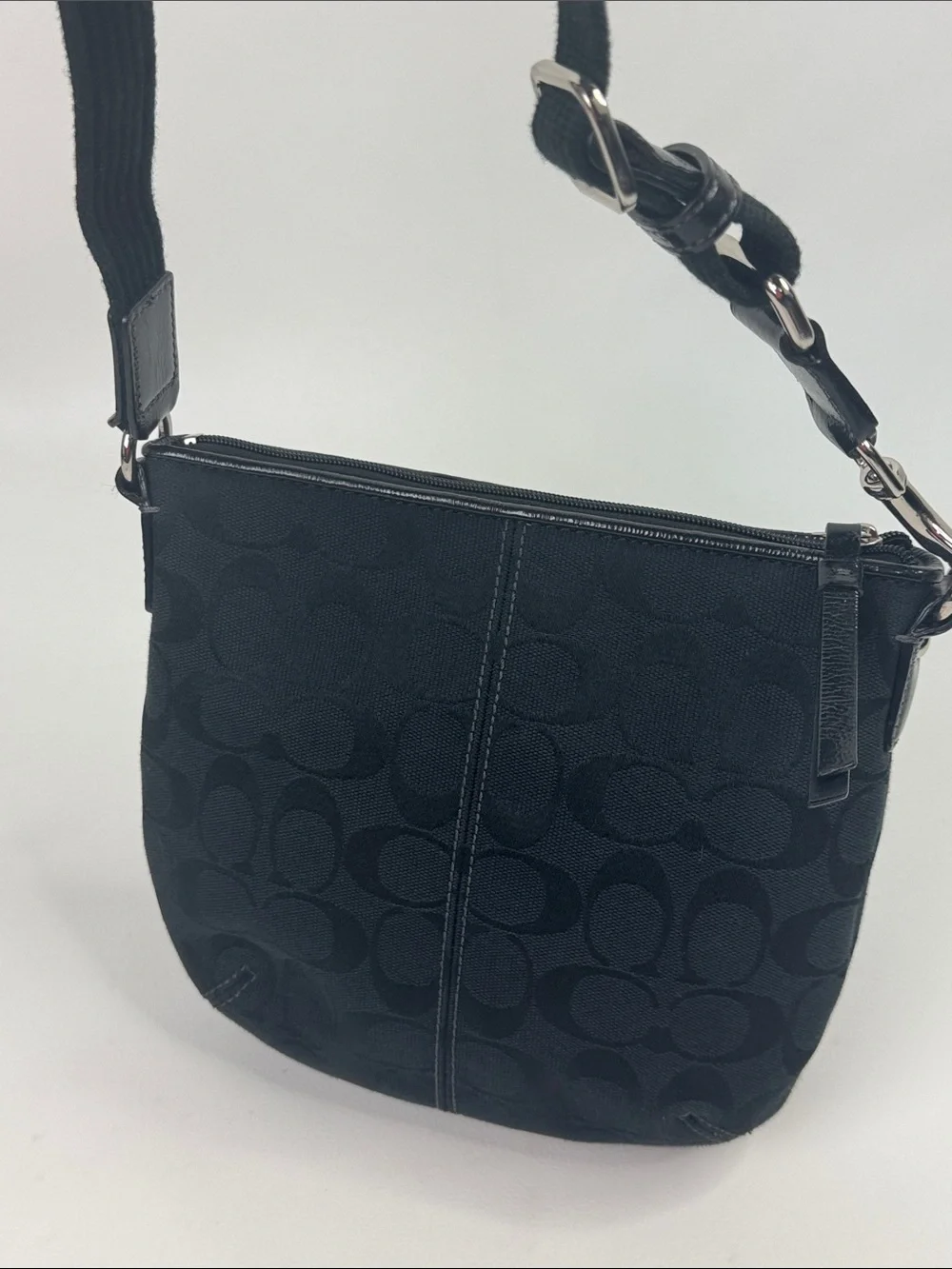 Vintage Coach Black Signature C Crossbody Purse bag Silver zip Key charm NEW